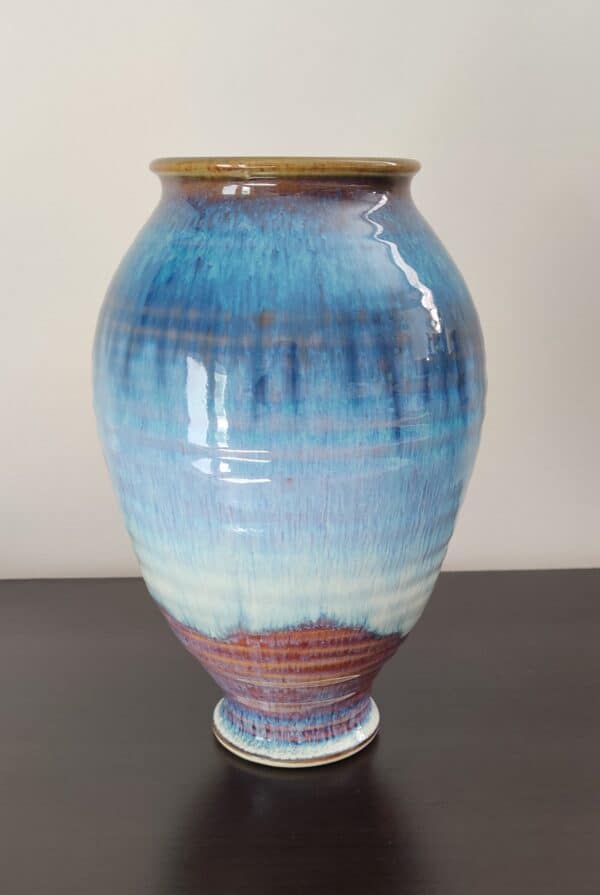 Bill Campbell signed 9" vase