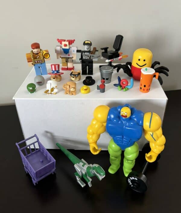 Roblox figures 26pc