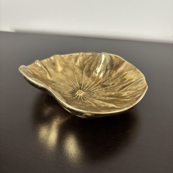 Vtg Virginia Metalcrafters Brass lotus tray - Image 4