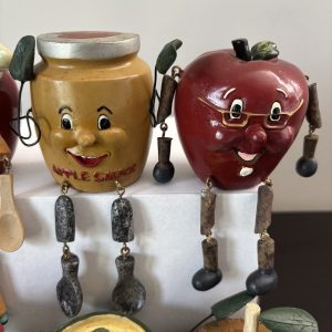 WMG Anthropomorphic Shelf sitters Apples Full set of 8 17 img 2026