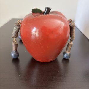 WMG Anthropomorphic Shelf sitters Apples Full set of 8 25 img 2032